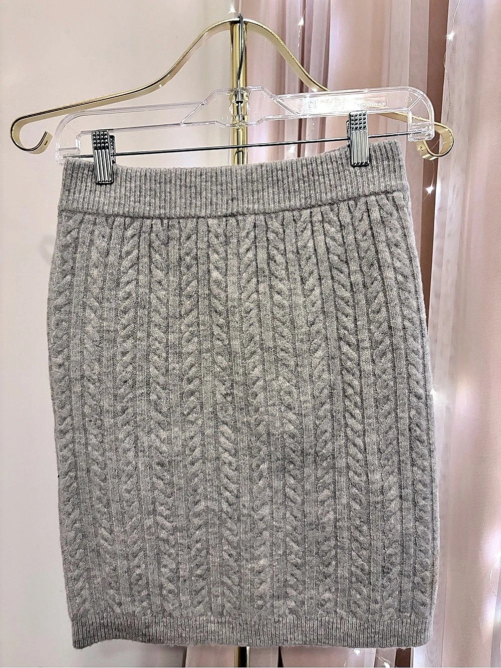 Cable Knit Pencil Skirt in Gray Like New